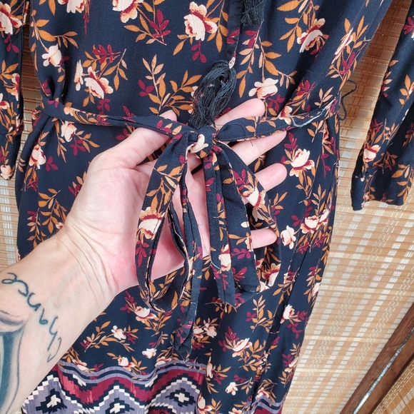 ♤ BeachLunchLounge Belted Floral Tunic Dress Size Small Black Gold Burgundy - Picture 6 of 10